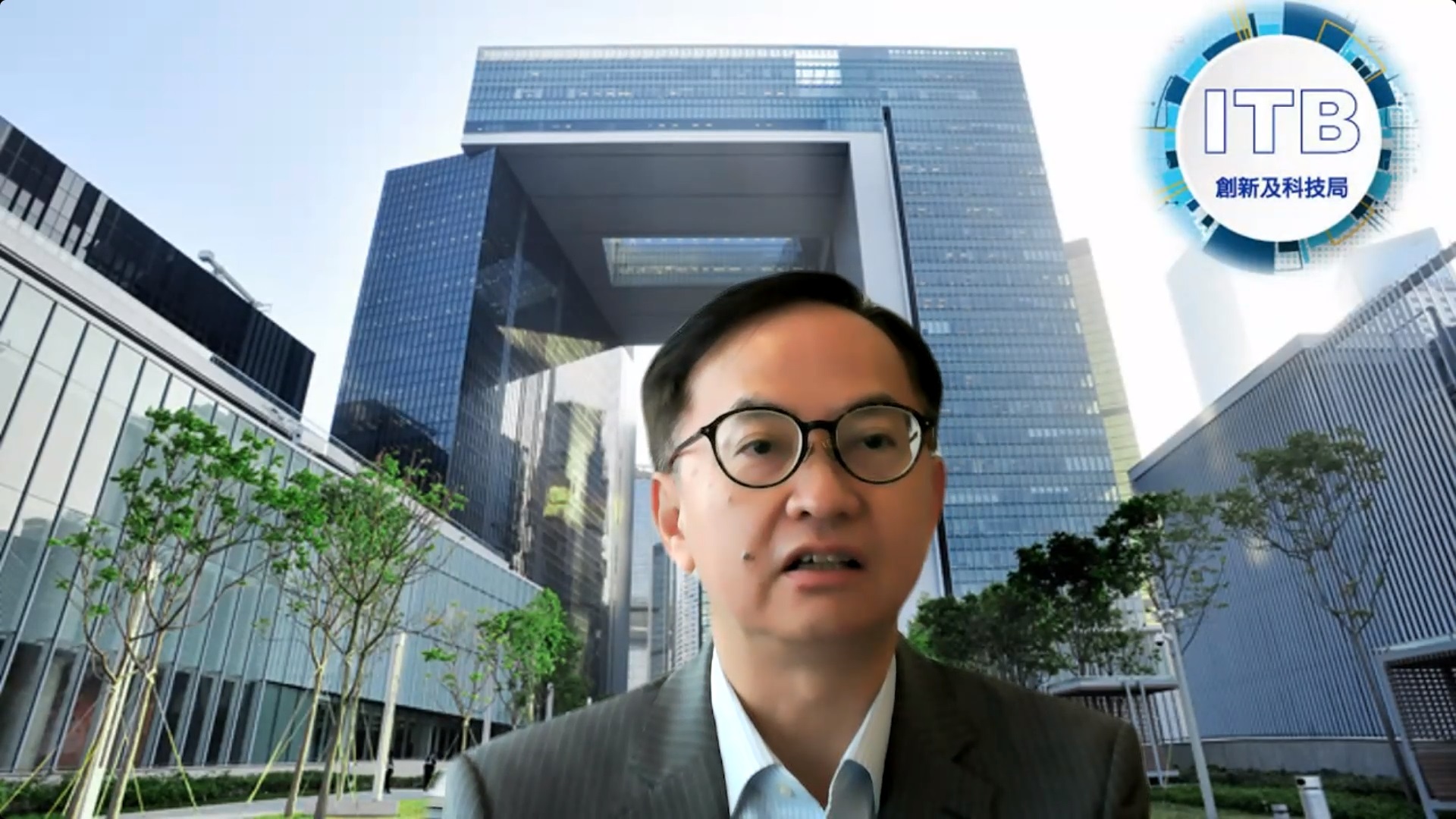 Dr. David CHUNG, Under Secretary for Innovation and Technology, said he was delighted to see the development of MAP-∞, the fruit of collaboration among the Government, industry, academia and research institutes, making it a big progress for anti-pandemic products.