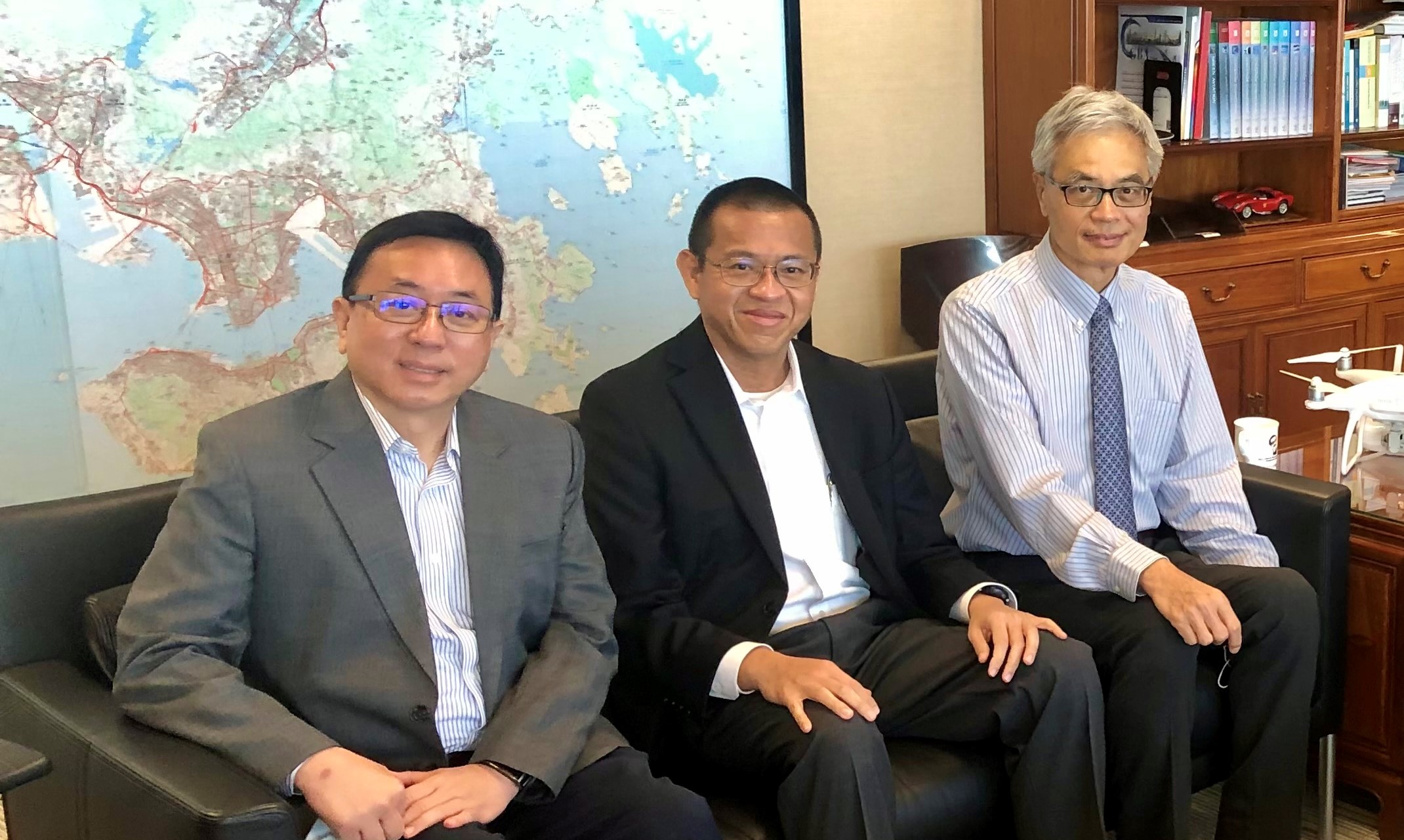 (From right) Prof. Wei SHYY, HKUST President; Mr. Alan TUNG Lieh-Sing, Trustee of The Tung Foundation; and Prof. Lionel NI, HKUST(GZ) President.