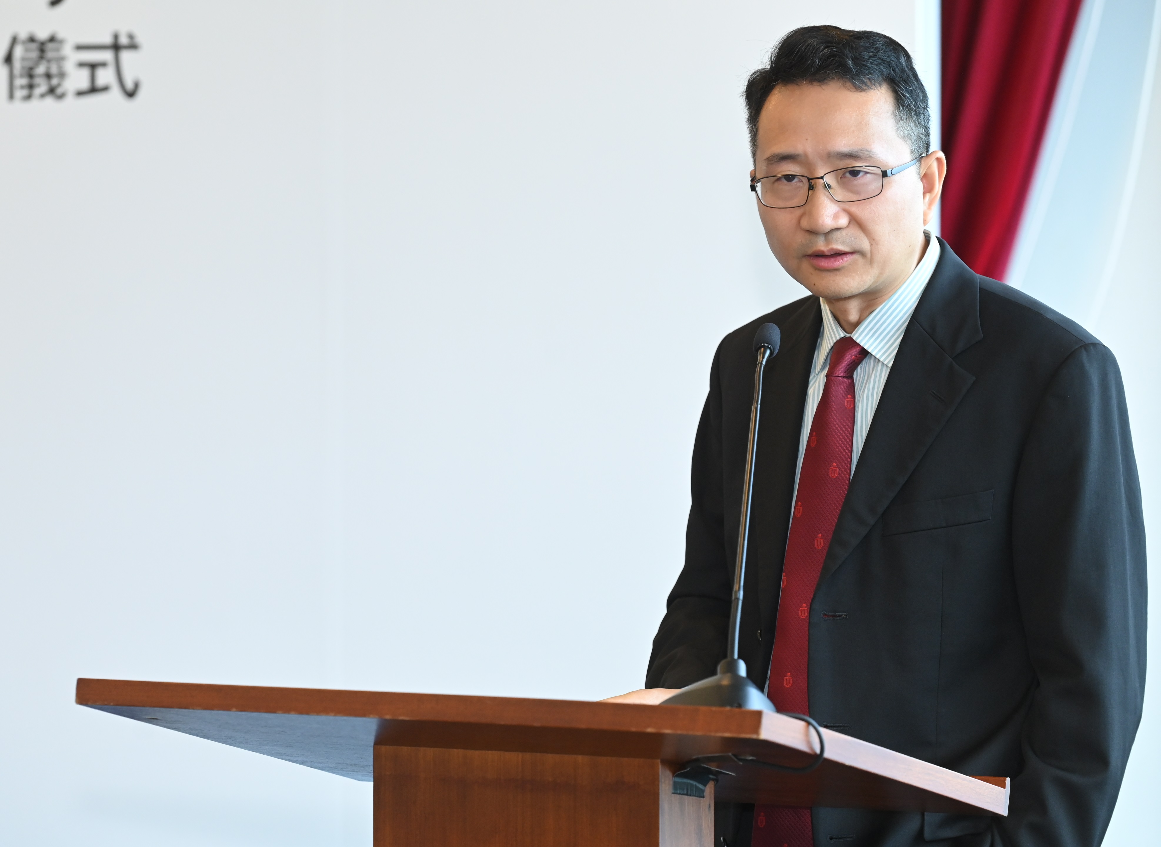 Prof. YANG Jinglei speaks