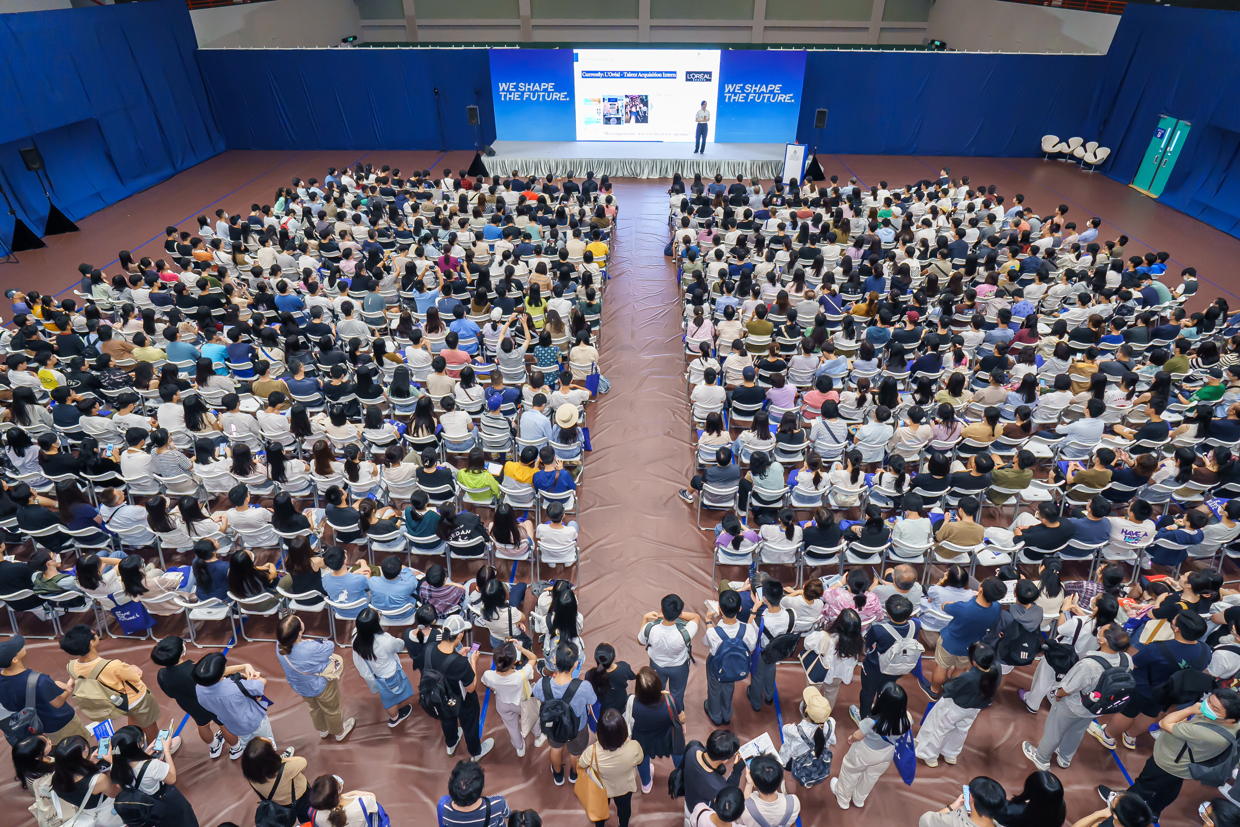 科大本科招生及入学事务处举行多场不同实体讲座，部分更设有网上直播，以配合文凭试学生、内地高考学生、国际课程学生和副学位课程学生的需要。今年亦设有“学校推荐直接录取计划（SNDAS）”入学经验分享会，让有兴趣透过计划报读科大的同学，获得更全面实用的资讯。