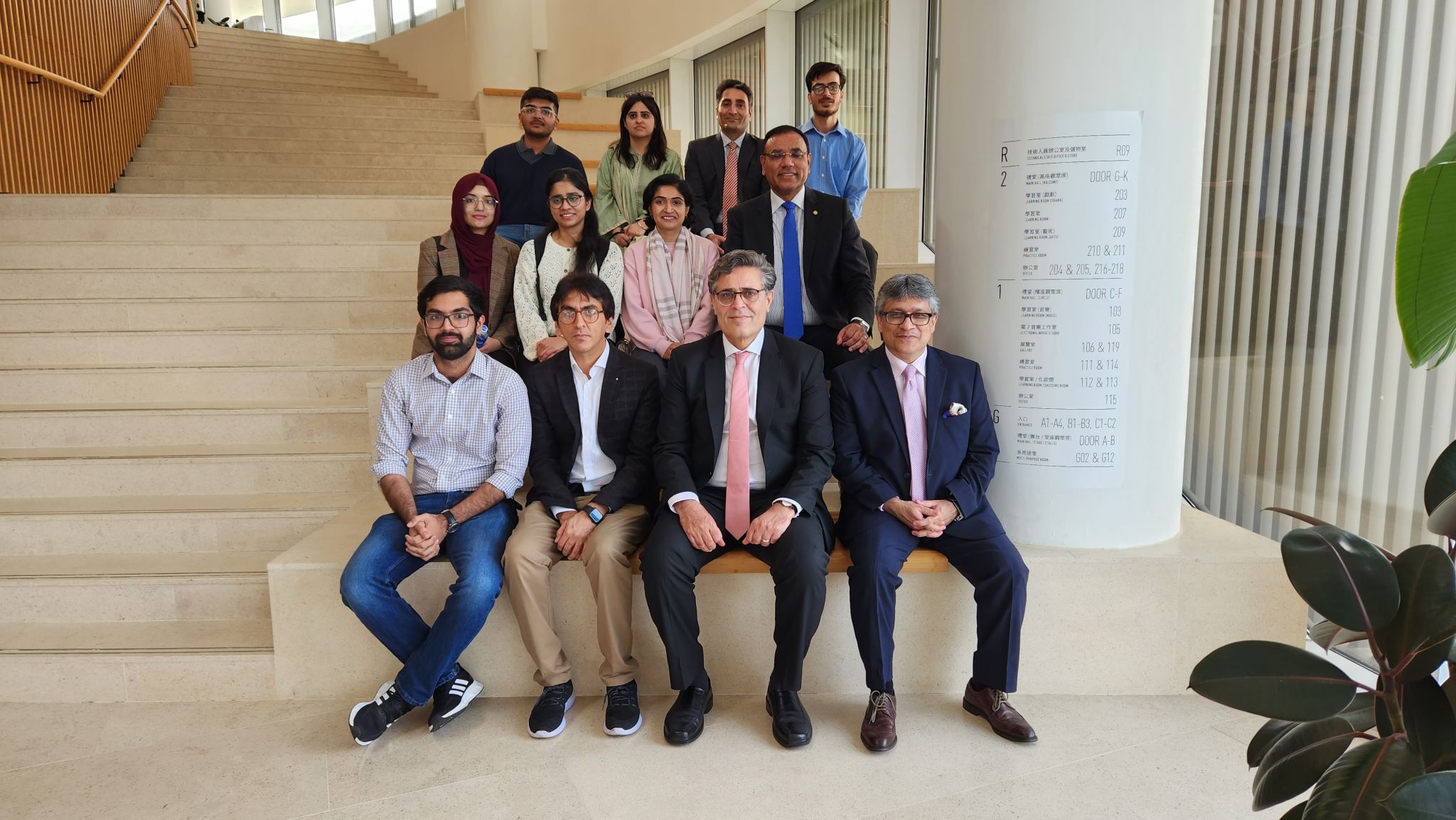 The delegation led by H.E. Khalil HASHMI (front second right), Ambassador of the Islamic Republic of Pakistan to China met with current Pakistani students to learn about their campus life at HKUST.