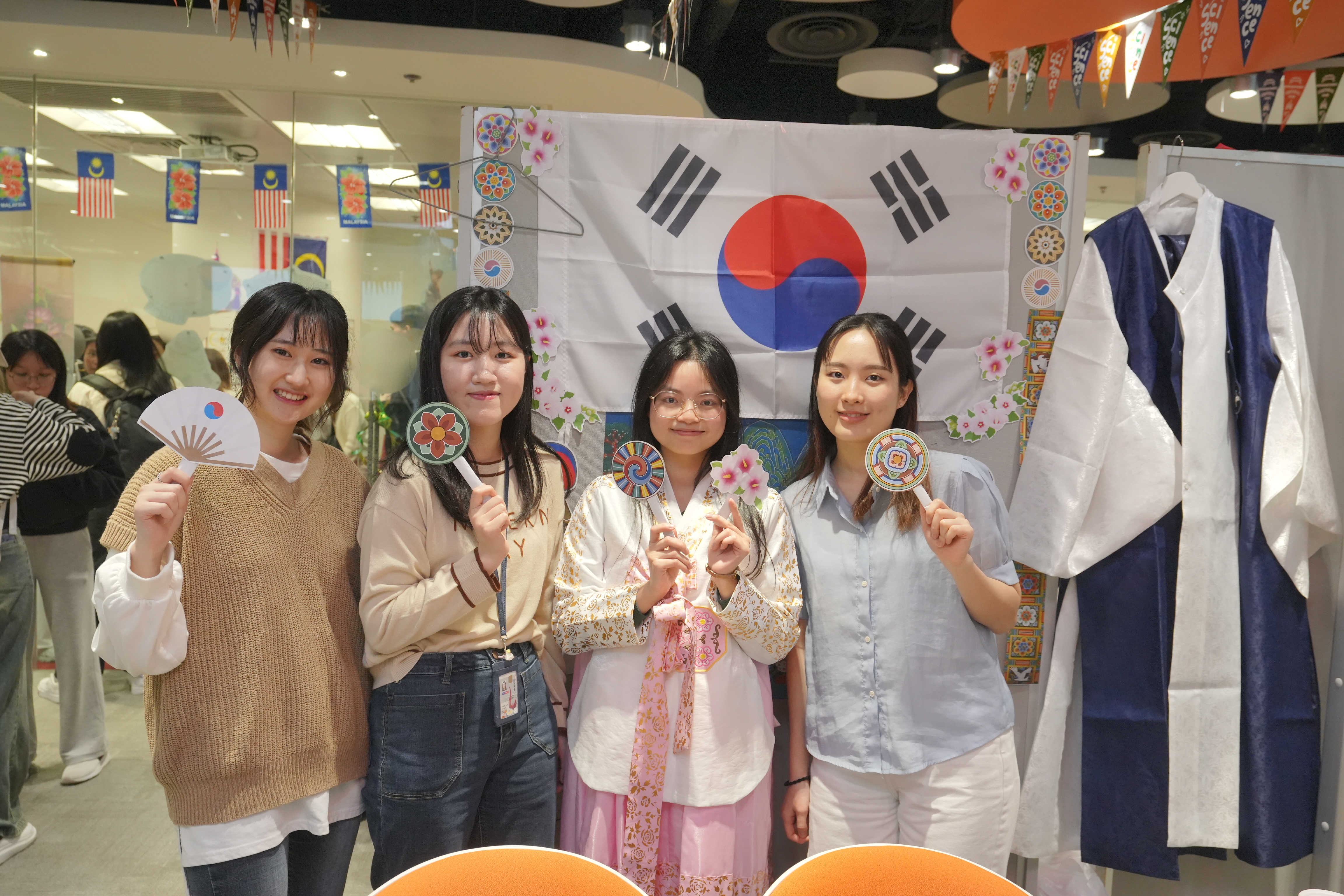 Korean Costume Try-On