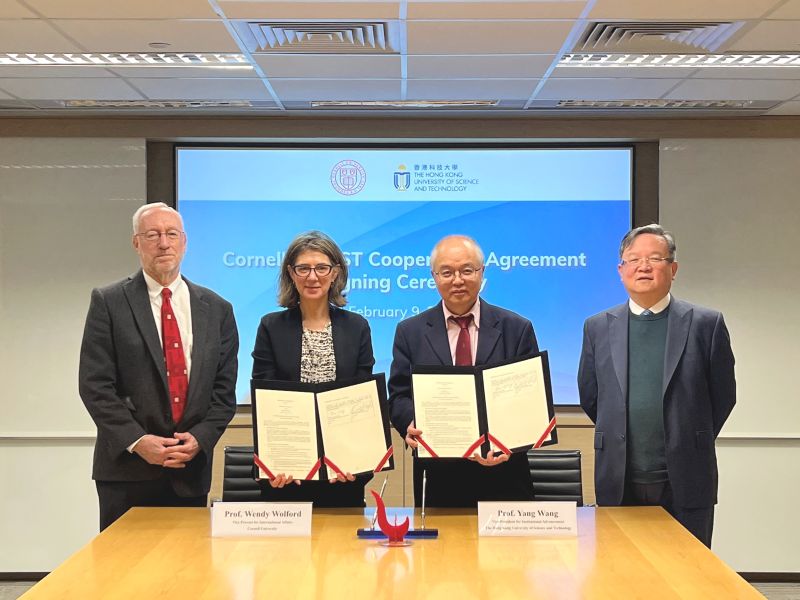 HKUST Vice President for Institutional Advancement Prof. WANG Yang (second right) and Cornell University Vice Provost for International Affairs(second left) signed the ‘HKUST-Cornell Cooperation Agreement’ under the witness of HKUST Provost Prof. Yike GUO (first right) and Cornell University Provost Prof. Michael KOTLIKOFF (first left). 