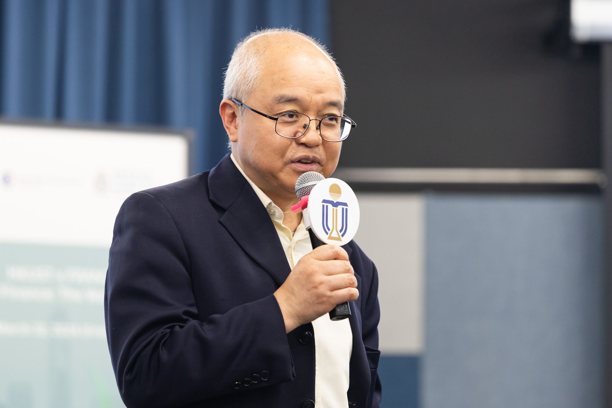 HKUST Vice President for Institutional Advancement Prof. WANG Yang delivered the welcome remarks.