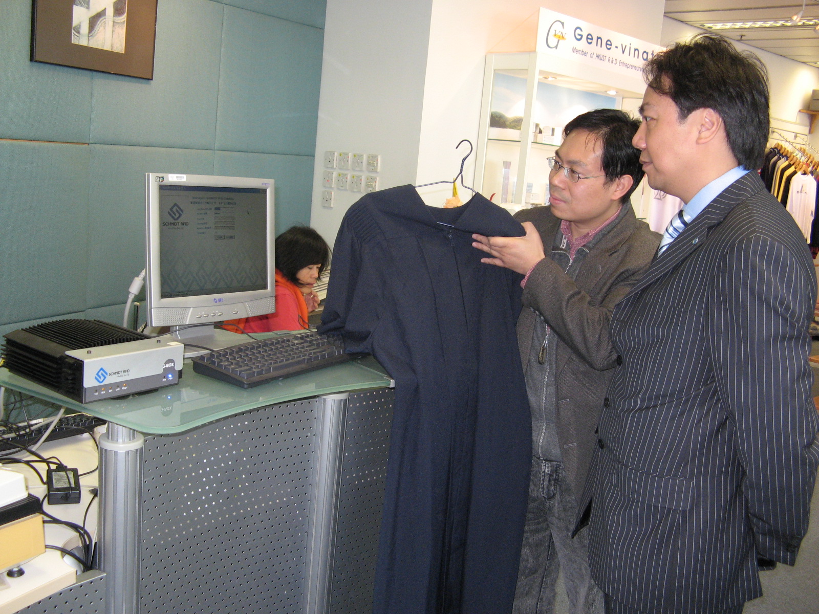 Prof Cheung is introducing the RF Regalia.	