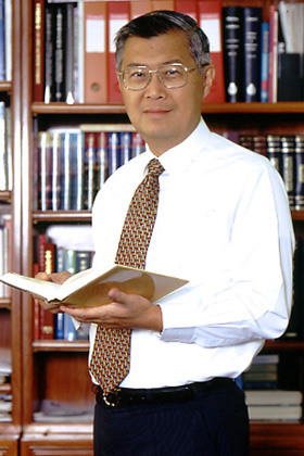 吴 家 玮 教 授	