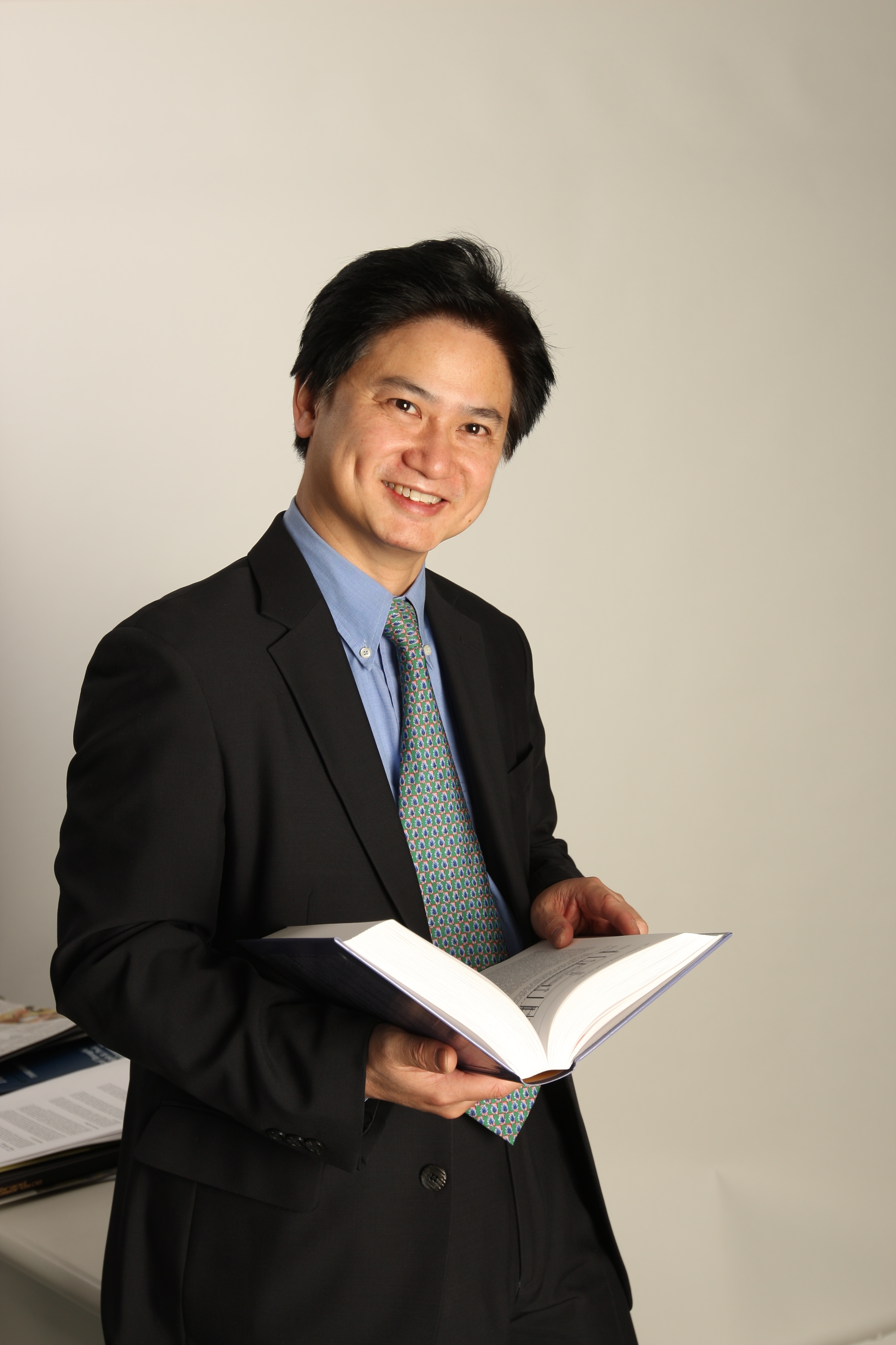 吴 宏 伟 教 授	