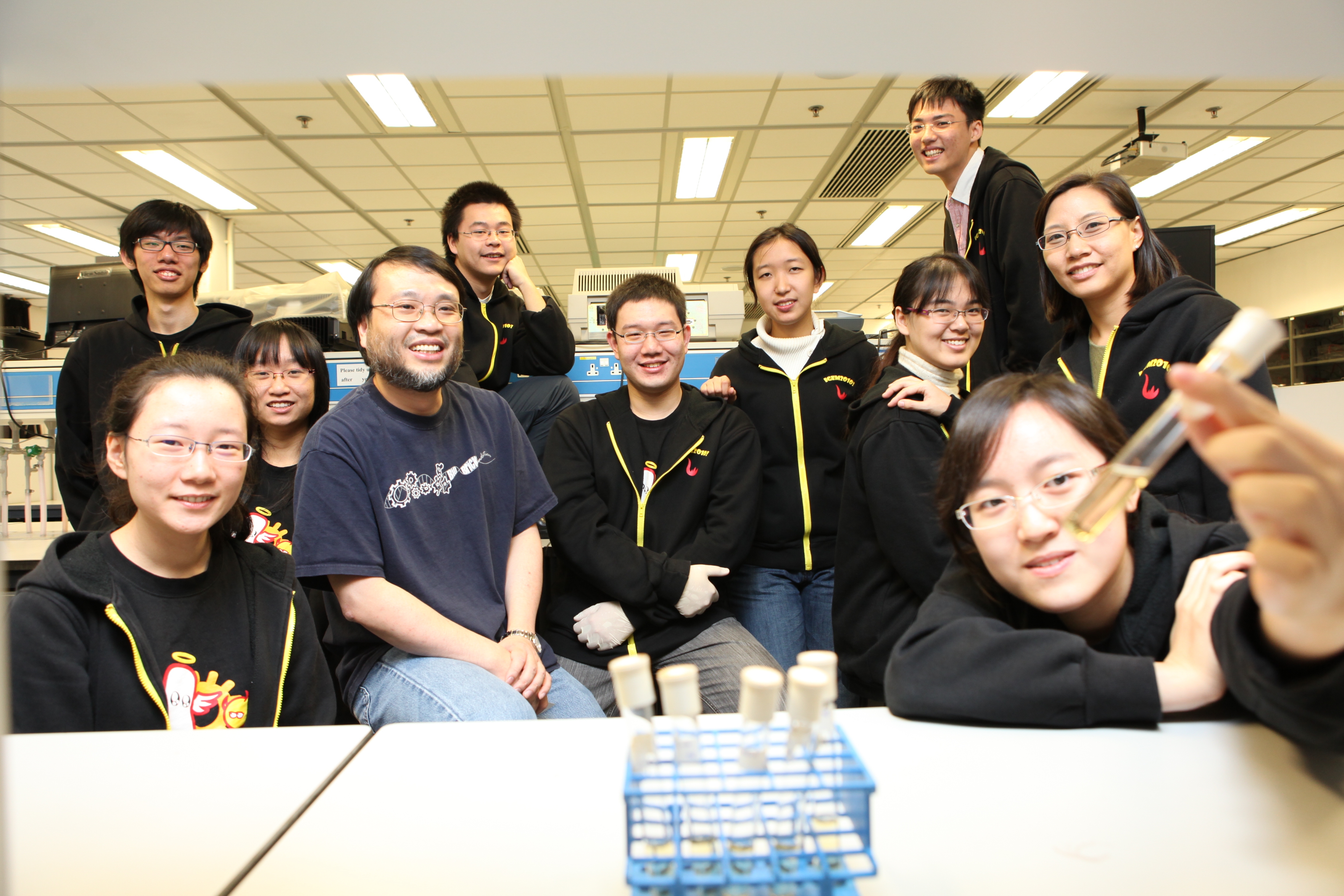 HKUST’s iGEM team members with Prof King Chow