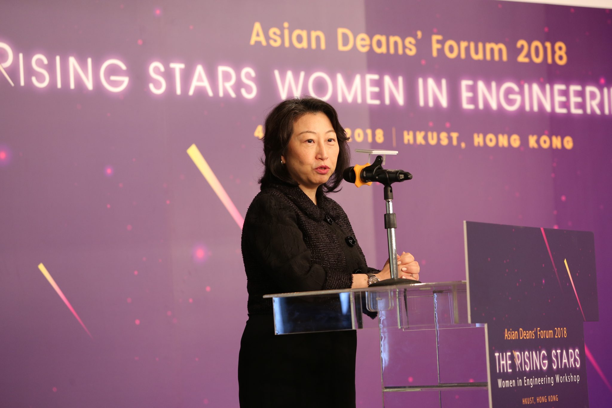  Secretary for Justice Ms. Teresa CHENG Yeuk-Wah speaks on career opportunities in Hong Kong, Greater Bay Area, Greater China, and Asia in her plenary remarks.