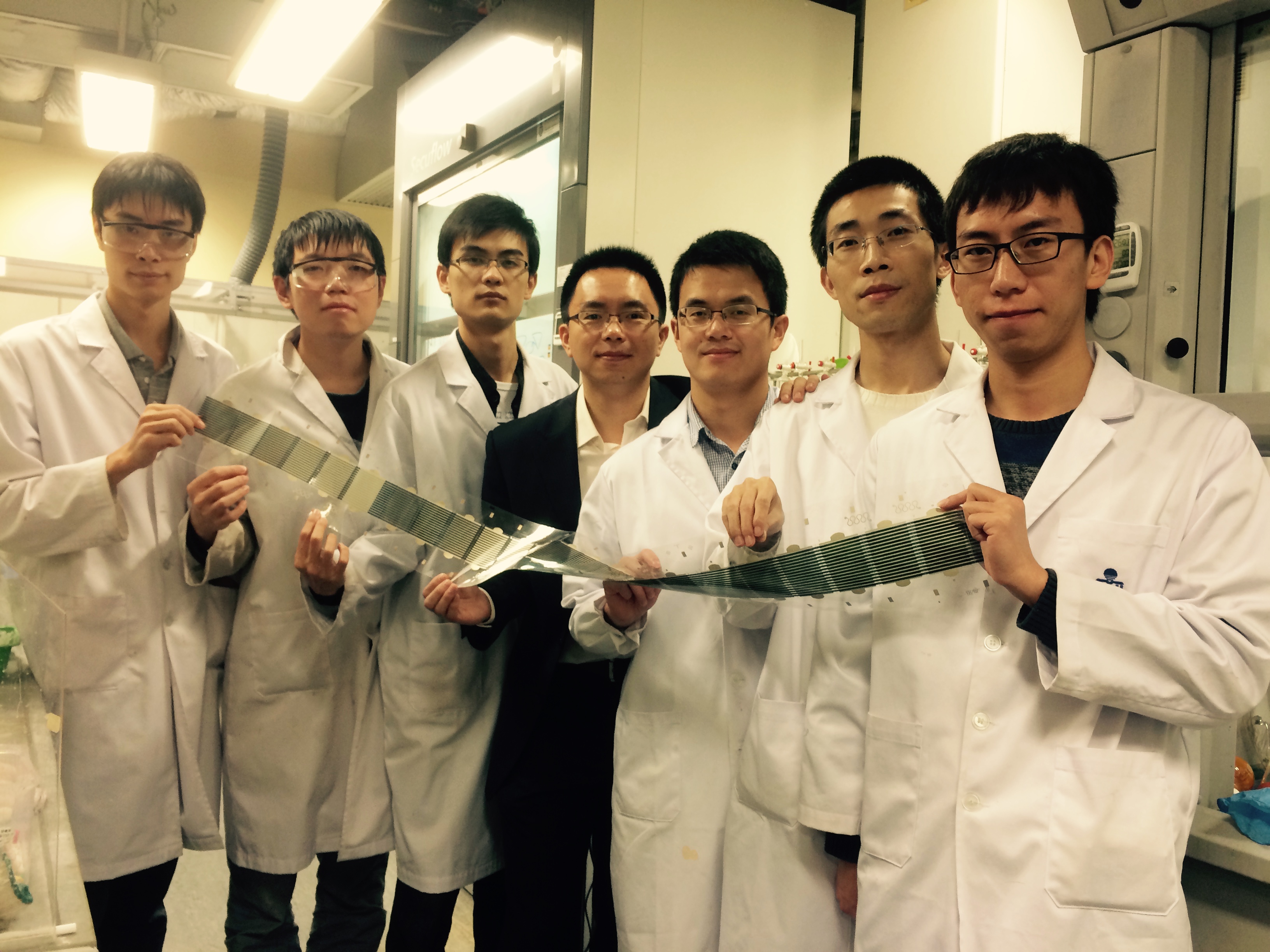  Prof Henry He Yan (middle) and his research team (from right): Kui Jiang, Zhengke Li, Huawei Hu, Yuhang Liu, Jingbo Zhao and Haoran Lin.
