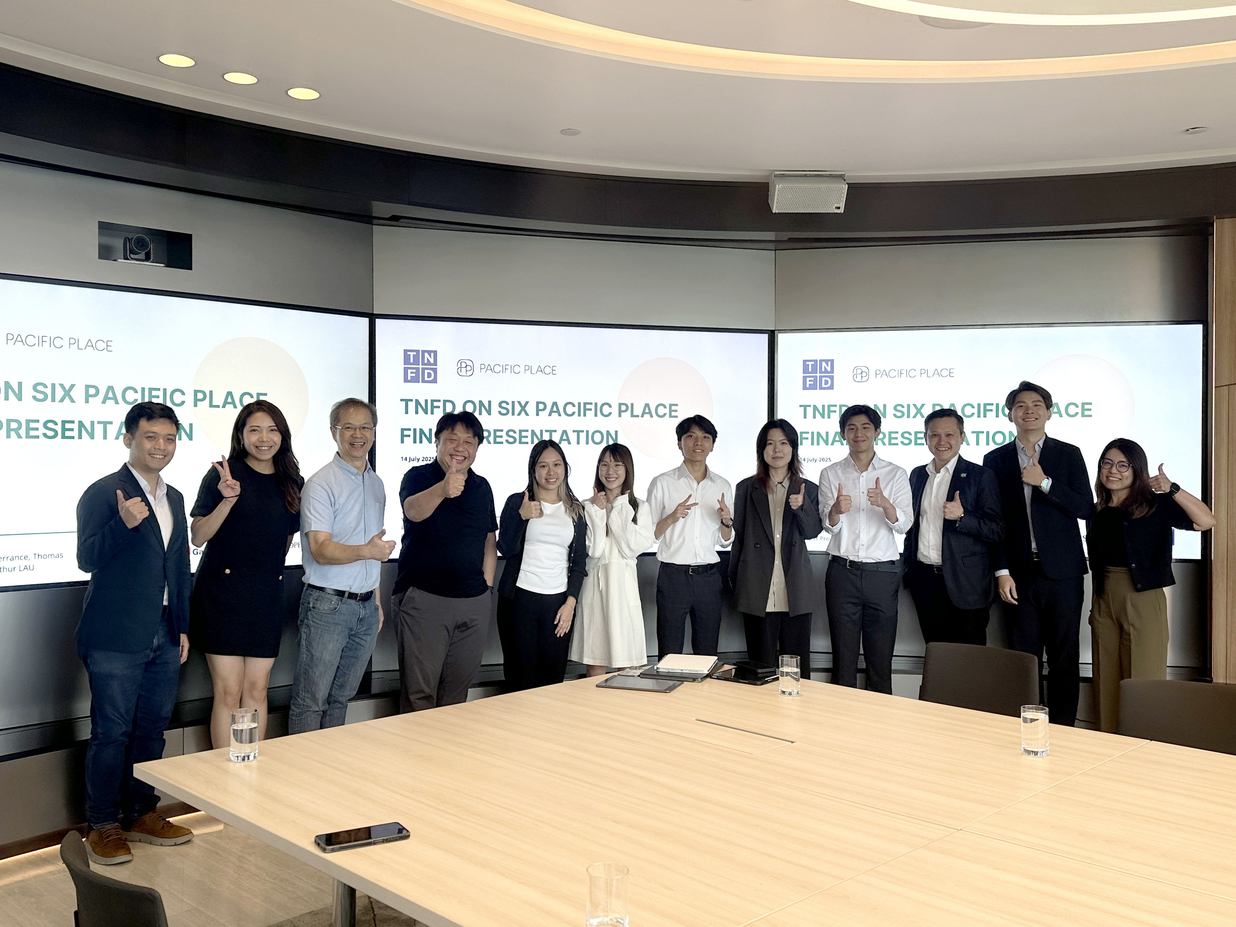 EVMT students engaged with subject experts from Gammon and Swire Properties during the final presentation, discussing key insights from their capstone project. (From left to right) Prof. Keith CHAN, Assistant Professor of ENVR at HKUST; Ms. Yiki CHENG, Assistant Sustainability Manager at Gammon Construction Limited; Prof. Arthur LAU, Associate Dean (Undergraduate Studies) of AIS and Professor of Interdisciplinary Education of ENVR at HKUST; Mr. Eddie TSE, Group Sustainability Manager at Gammon Construction 