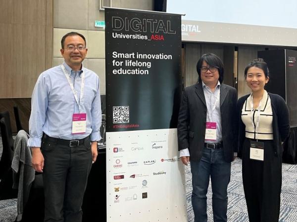 科大屈华民教授(左一)和许彬教授(右二)应邀出席5月8日至10日在吉隆坡举行的泰晤士高等教育亚洲数字大学高峰会。